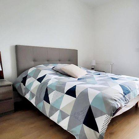 Appartement Moderne Finement Decore Avec Balcon A Vannes Centre Exterior photo